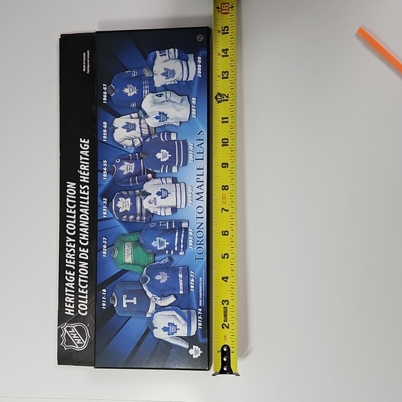 Toronto Maple Leafs Jersey Plaque - Picture 2 of 2